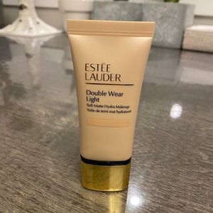 Estée Lauder Double Wear Light 2N1